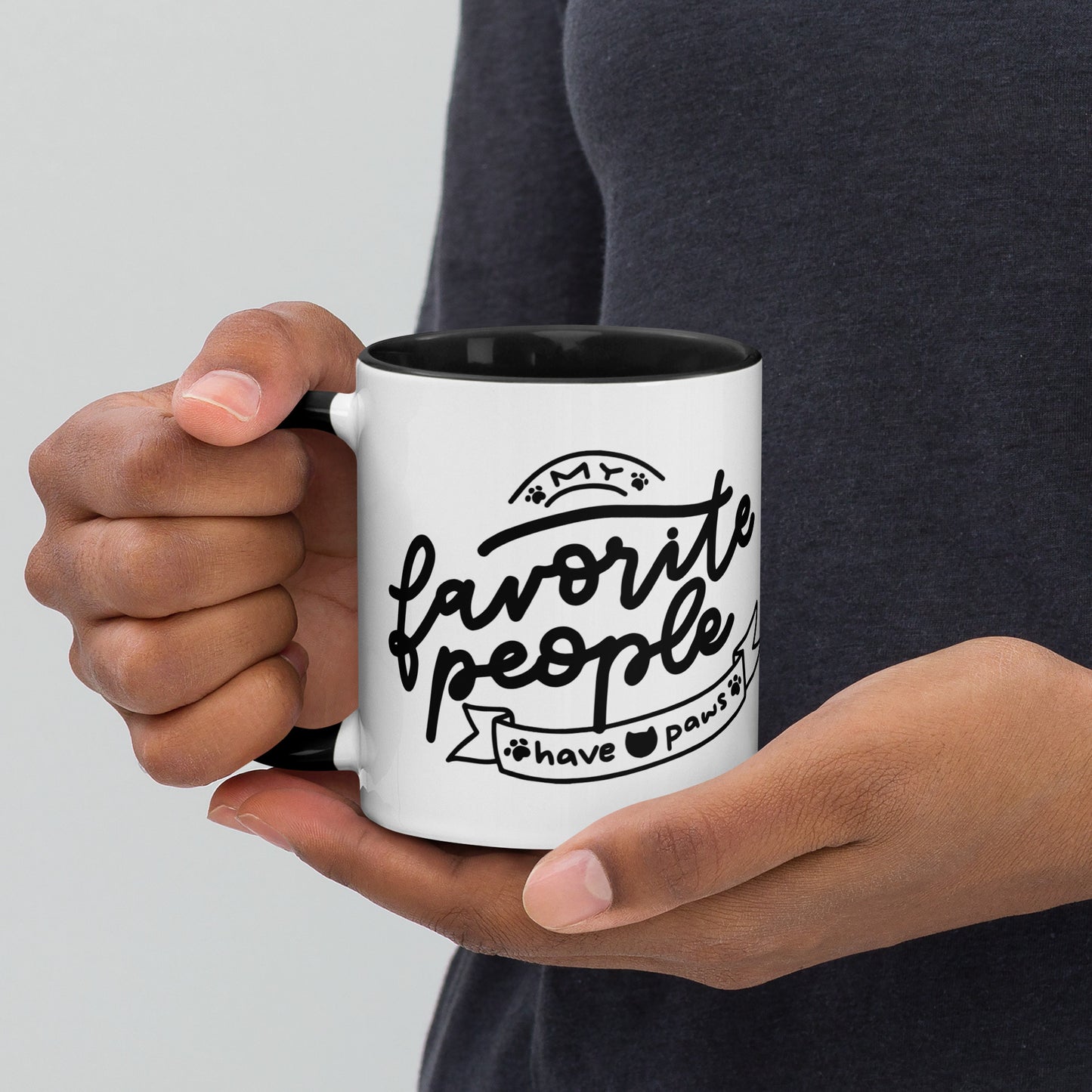 TAZA DE CERÁMICA con interior y asa de color – “My favorite people have paws”