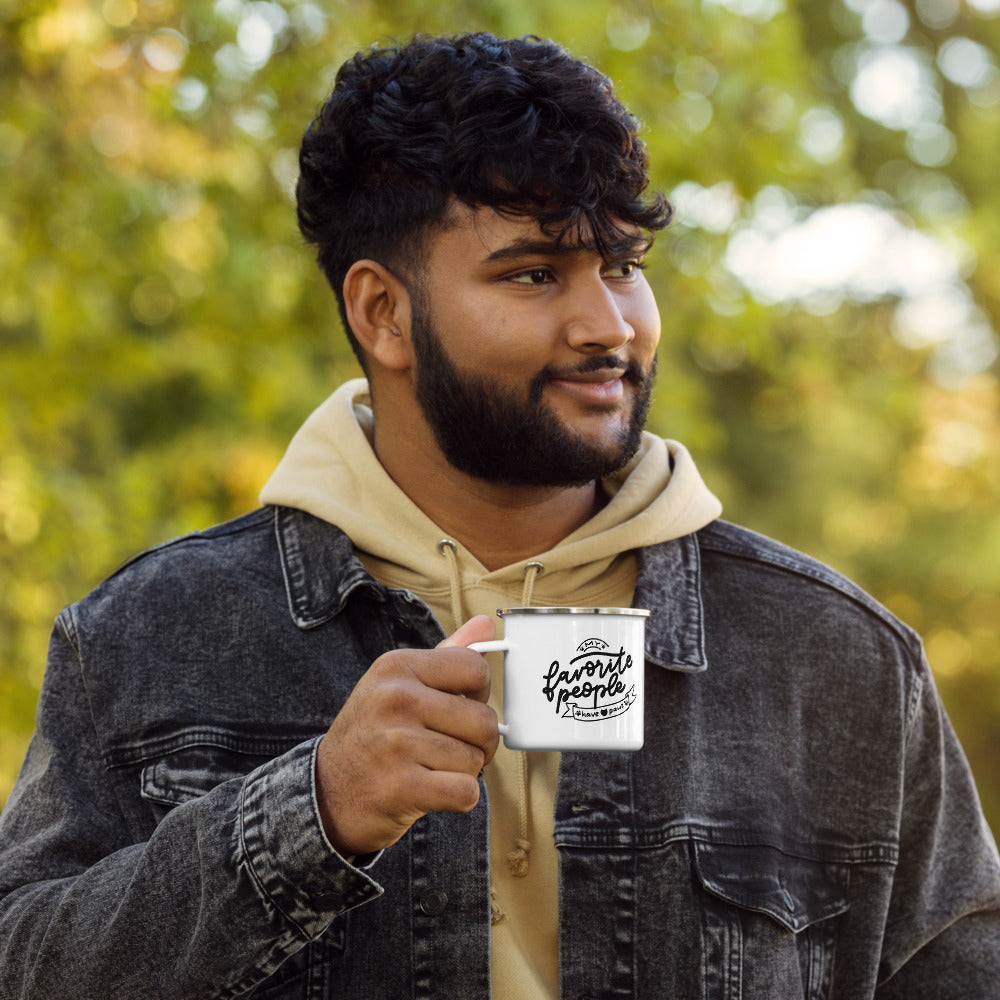 TAZA ESMALTADA con frase “My favorite people have paws” – 350 ml