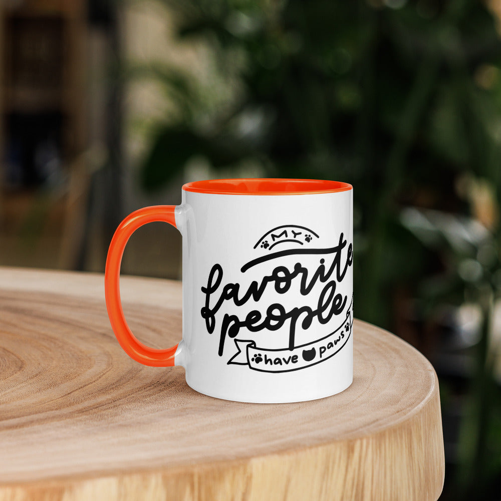 TAZA DE CERÁMICA con interior y asa de color – “My favorite people have paws”